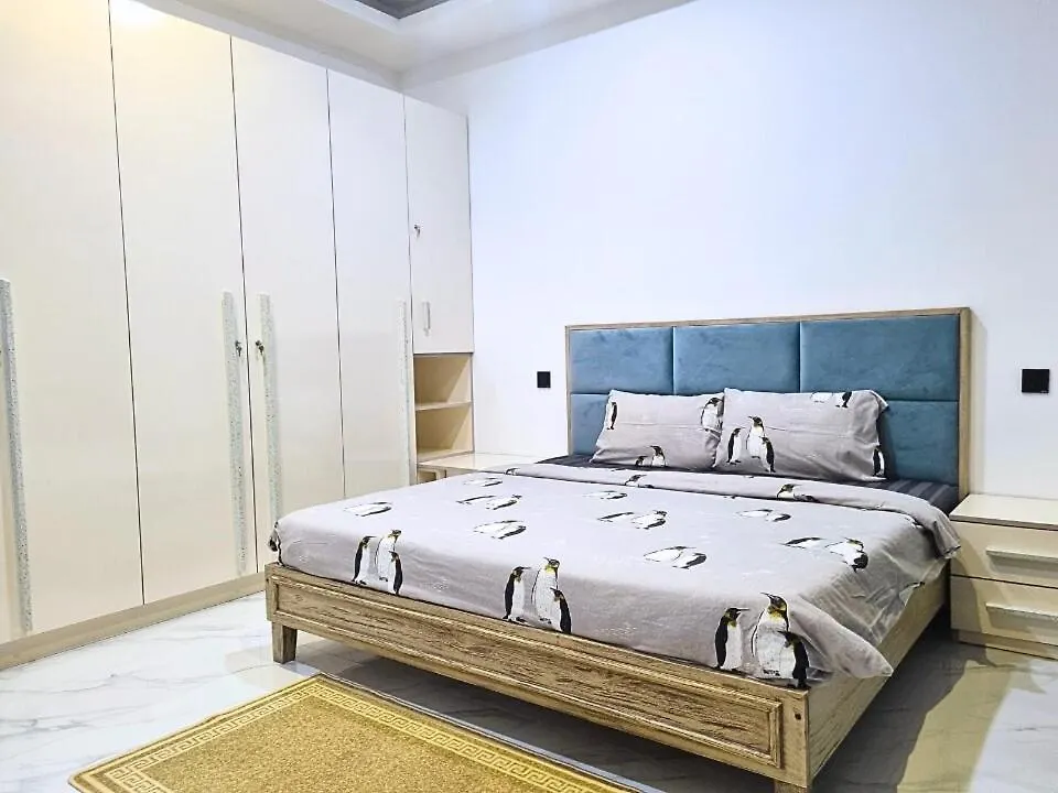 Cozy Beachfront 3-Bedroom Apartment In City Centre Colombo 0*,  Sri Lanka