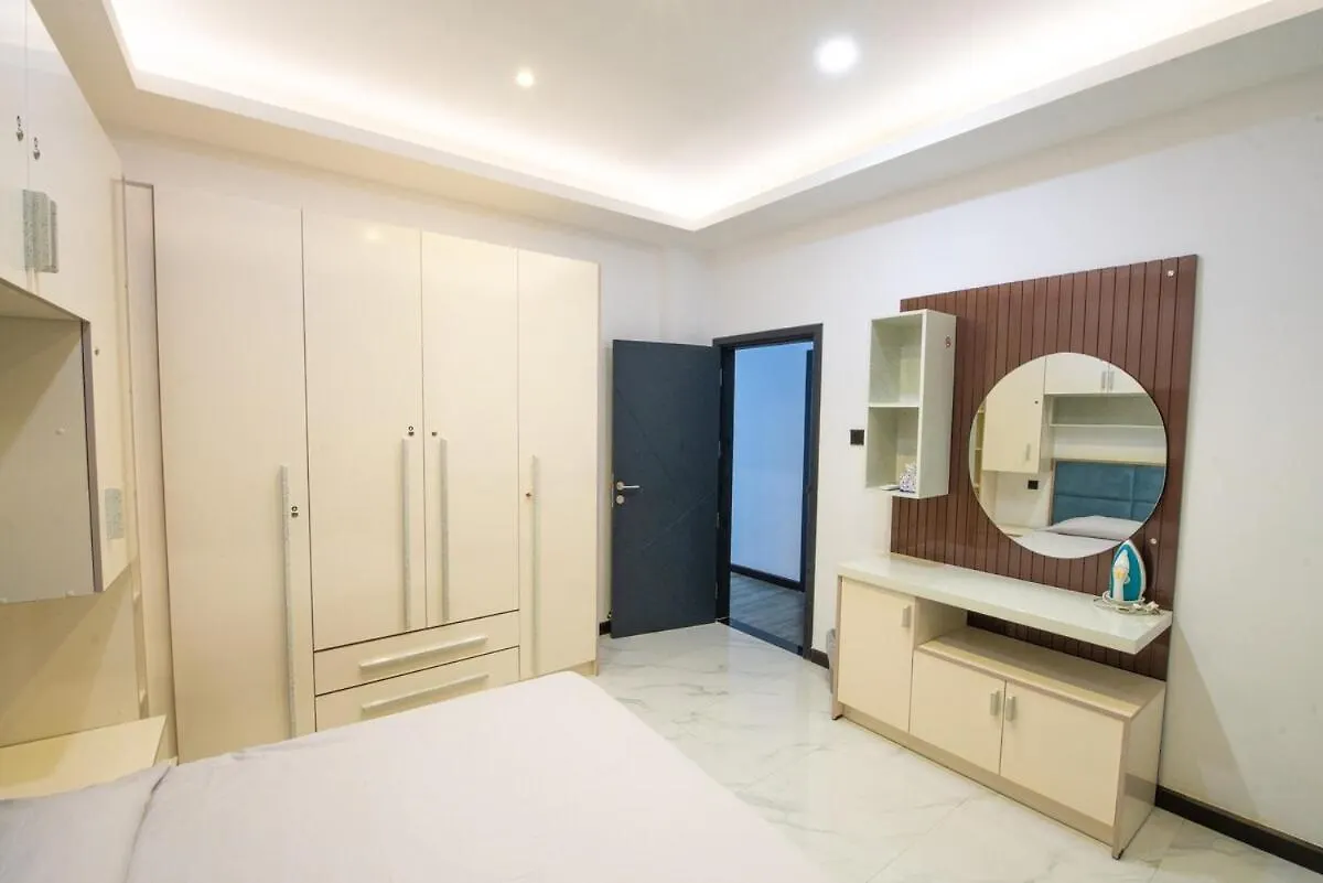 Cozy Beachfront 3-Bedroom Apartment In City Centre Colombo Sri Lanka