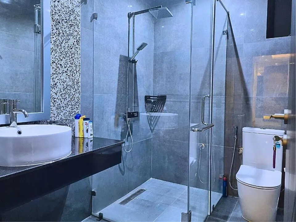 Cozy Beachfront 3-Bedroom Apartment In City Centre Colombo