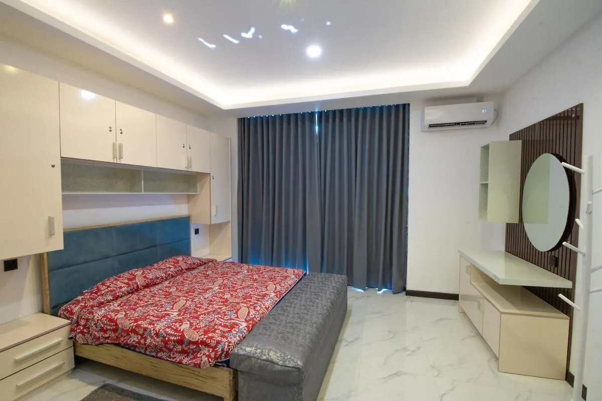 Cozy Beachfront 3-Bedroom Apartment In City Centre Colombo Sri Lanka