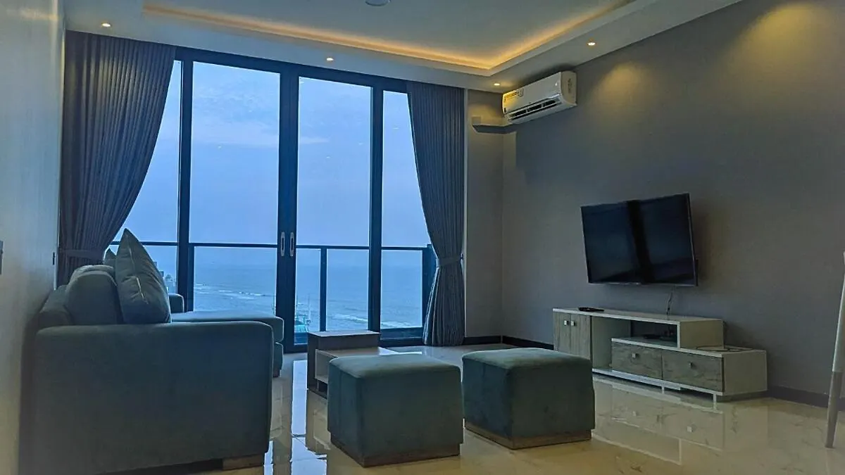 Cozy Beachfront 3-Bedroom Apartment In City Centre Colombo