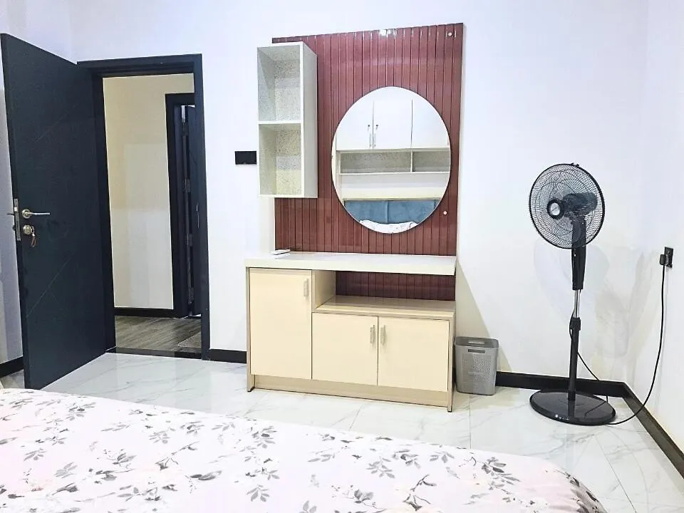 Cozy Beachfront 3-Bedroom Apartment In City Centre Colombo