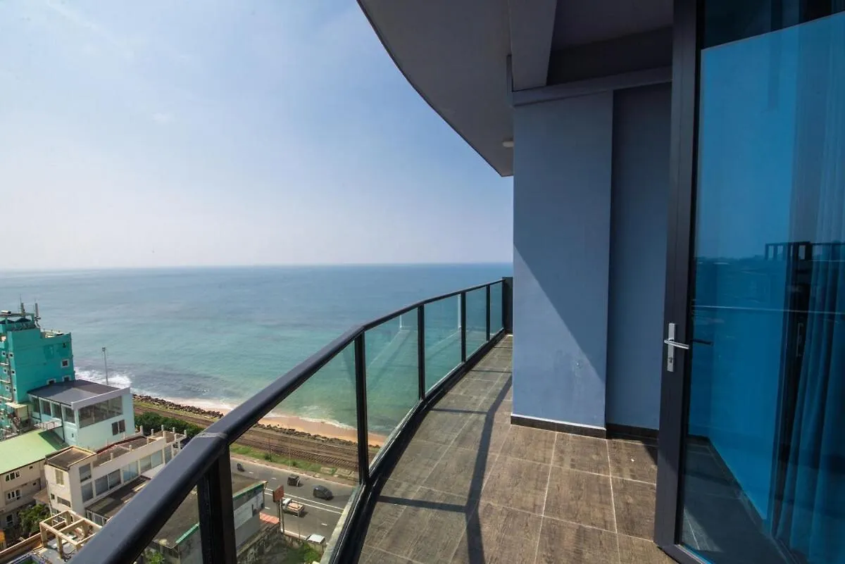 Cozy Beachfront 3-Bedroom Apartment In City Centre Colombo