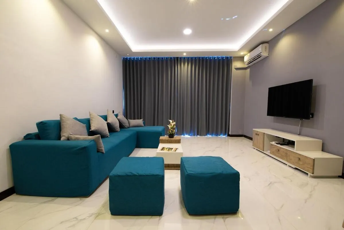 Cozy Beachfront 3-Bedroom Apartment In City Centre Colombo