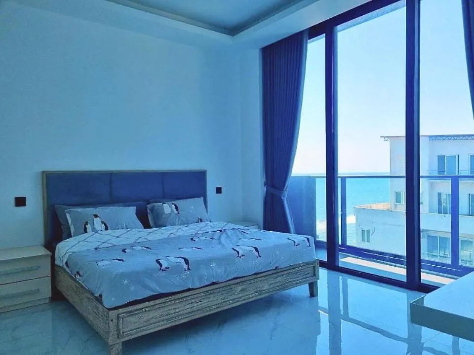 Cozy Beachfront 3-Bedroom Apartment In City Centre Kolombo