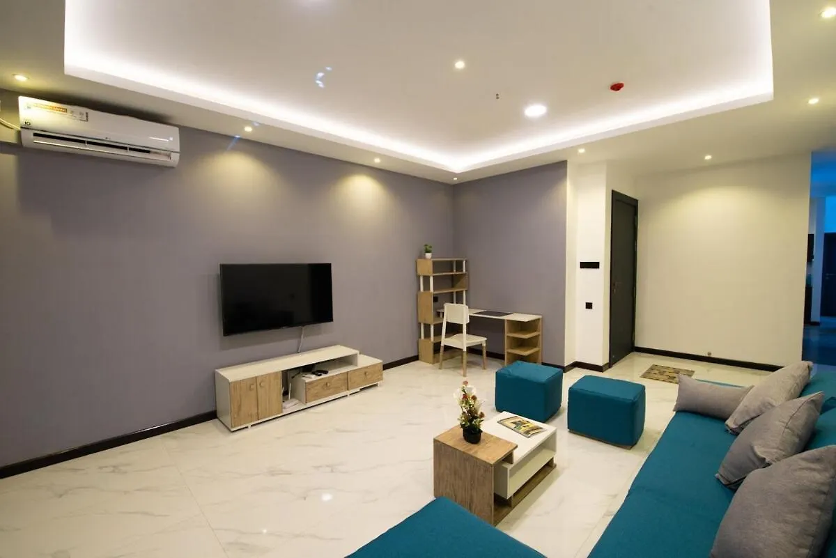 Cozy Beachfront 3-Bedroom Apartment In City Centre Kolombo